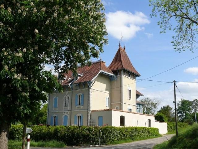 8 Bedroom Country House For Sale - 2