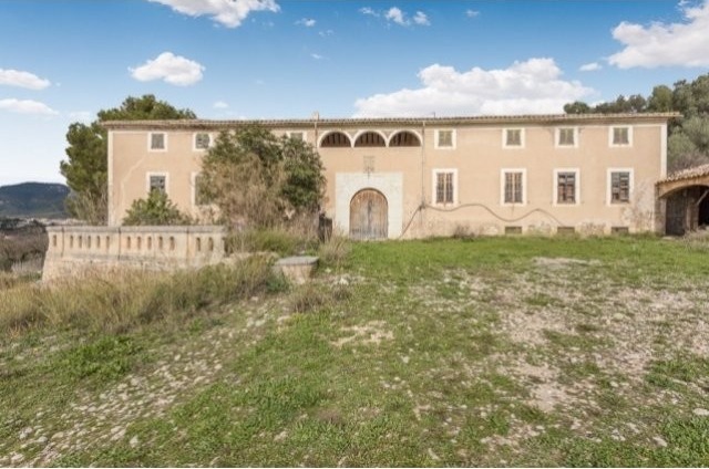 Beautiful Historic Finca Located In..