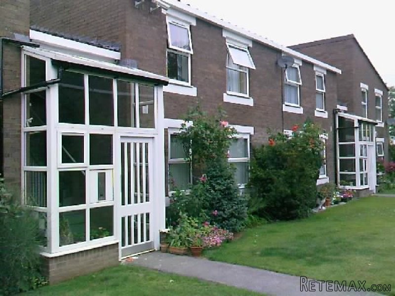 2 bedroom Flat to rent at Churchwood..