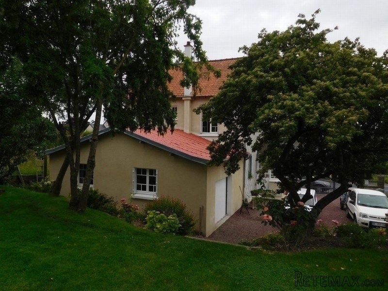 Detached House For Sale