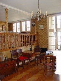 Renovated Town House - 2