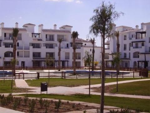 2 bedroom Apartment For Sale: 1st..