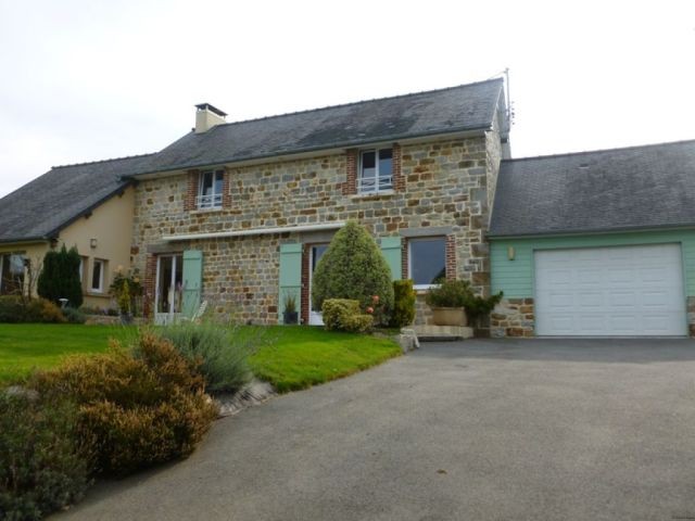 Mortain: Maison 6 Pieces Prox. Des.. - 2