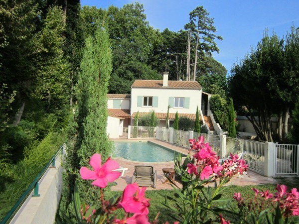 V0985 Renovated villa, or two..