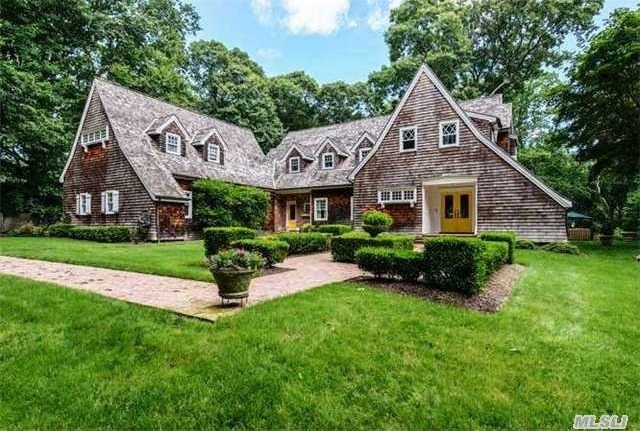 15 Beech Hill Rd Lloyd Harbor, NY 11743