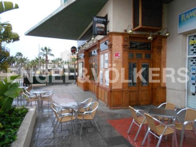 TRADE PREMISES IN AN AREA OF BARS -.. - 2