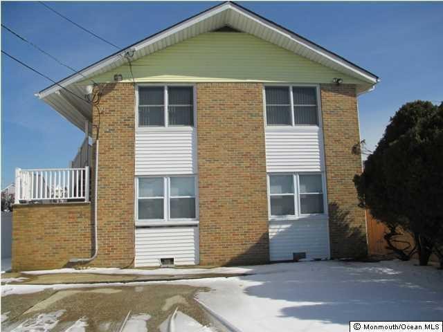 Flat For Sale: 2060 Route 35 1 Ortley..