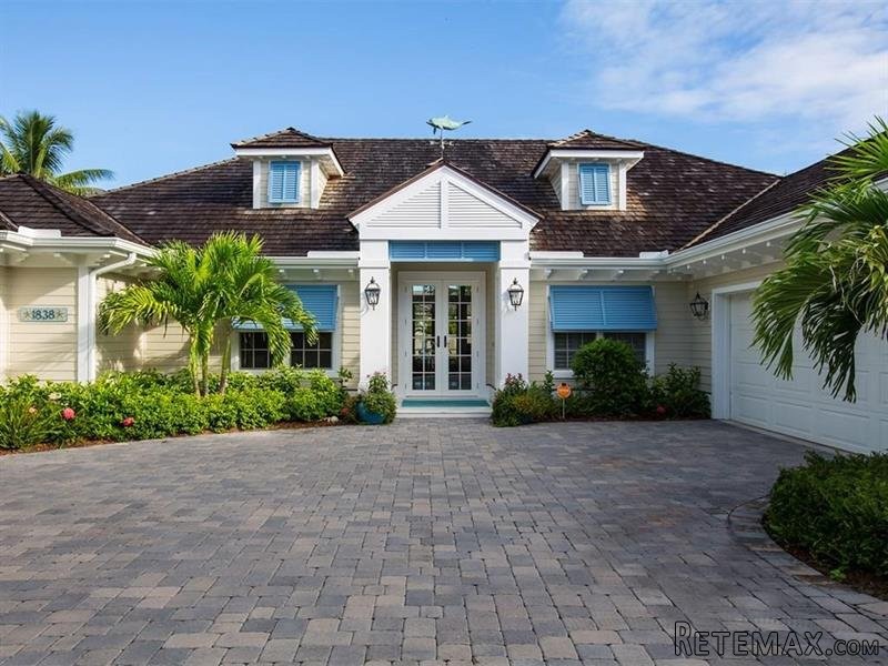 3 bedroom House For Sale: 1838 E..