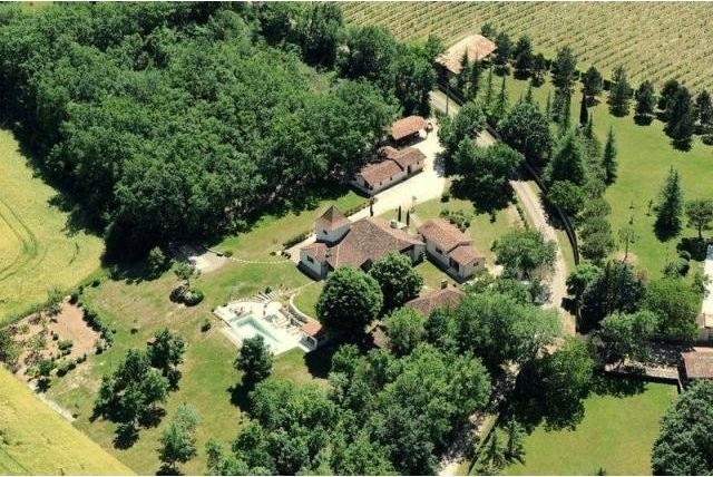 7 Bedroom Country House For Sale