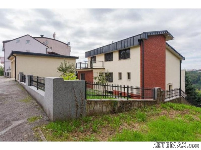 7 bedroom Villa For Sale: Vrhovec..