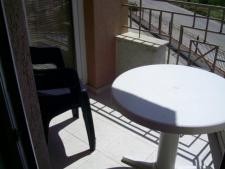 1-bedroom furnished apartment with.. - 2