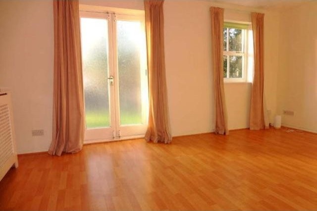 1 bed flat to rent - 2