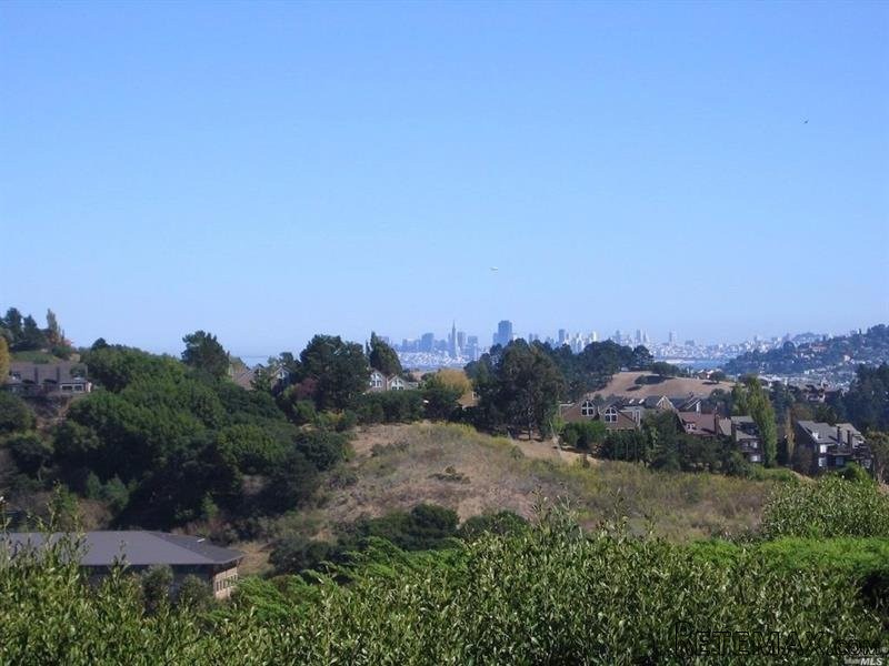 1 bedroom House For Sale: 551 Seaver..