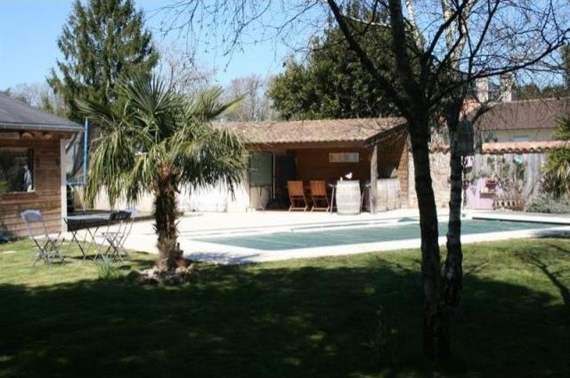 6 bedroom House For Sale: 86600 LUSIGNAN - 2