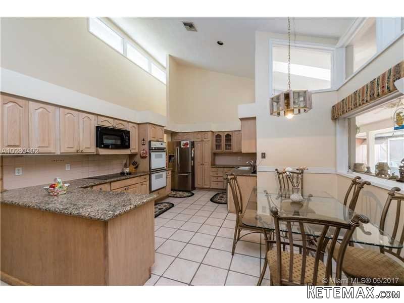4 bedroom House For Sale: 16650 SW 87 Pl - 2