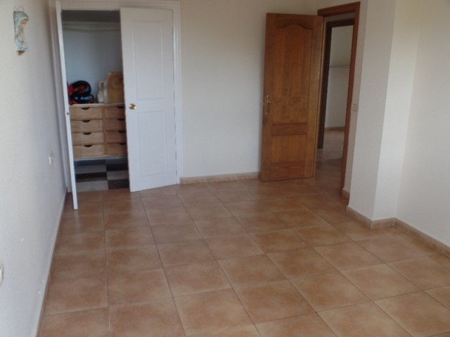 Apartment - BARGAIN PRICE!! Fantastic.. - 2