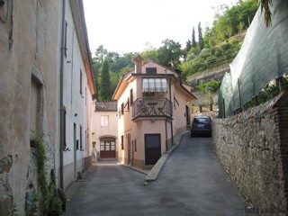 Village/town House - For Sale - North..