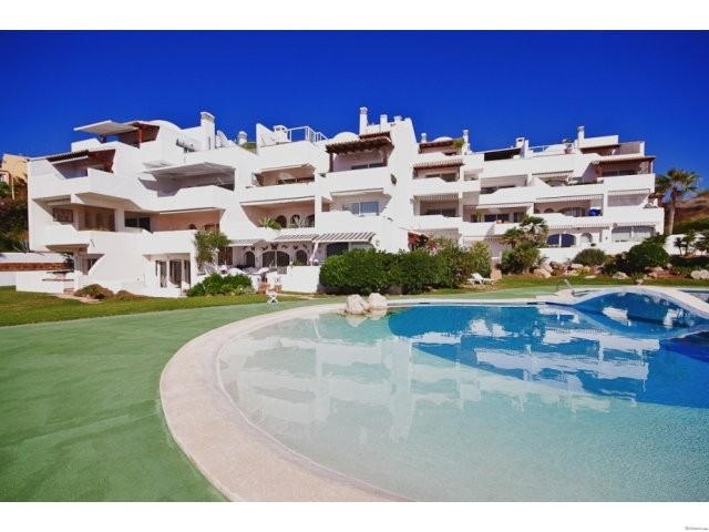 Ground floor apartment with sea views - 2