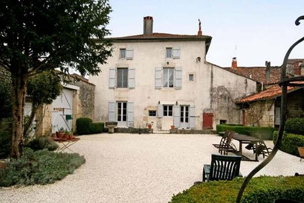 Verteuil-sur-Charente (16) For sale :..