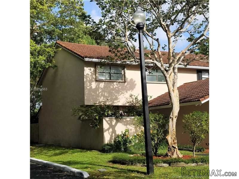 3 bedroom Town House For Sale: 9116 SW.. - 2