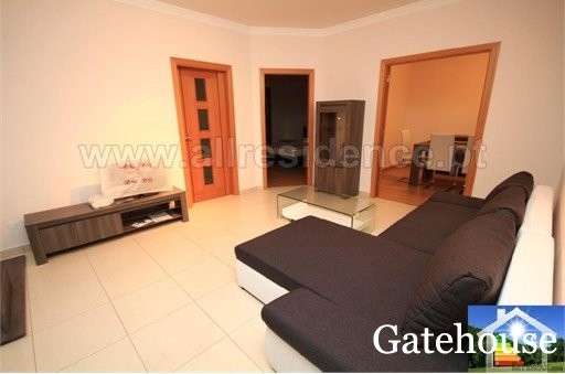 Cheap 2 Bed Apartment In Guia For Sale..