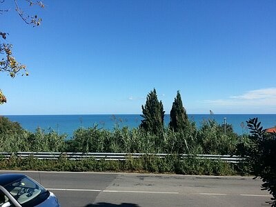 House 100 meters from the sea.
