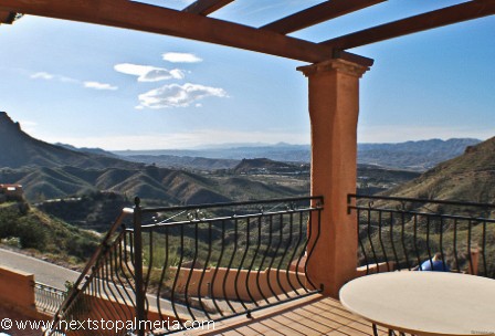 5 bedroom property with independent.. - 2