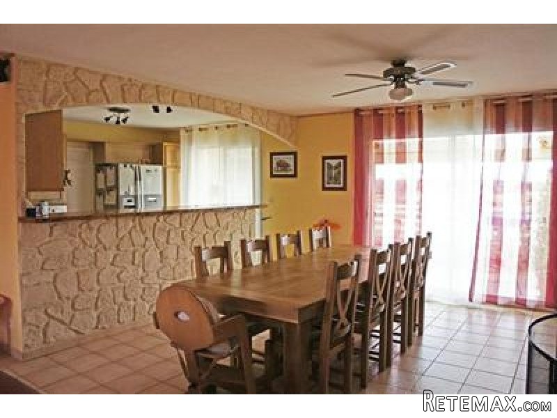 5 Bedrooms - House - Poitou-Charentes.. - 2