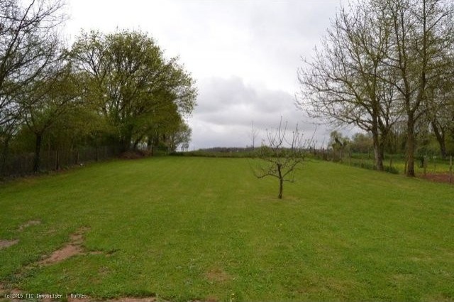 Spacious 3 Bedroom House With Barn on..