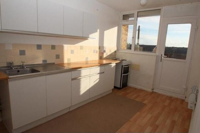2 bedroom Property For Rent: Highlands.. - 2