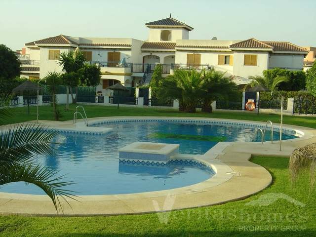 Ref: 1455 - Duplex/Triplex/Townhouse..