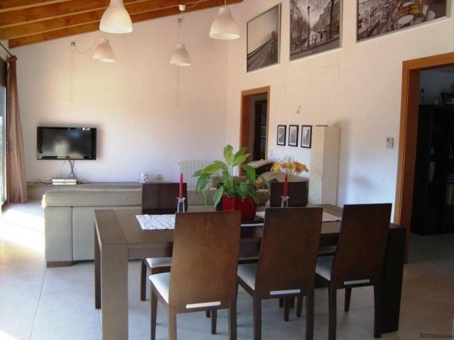4 Bedrooms - Villa - Girona - For Sale - 2