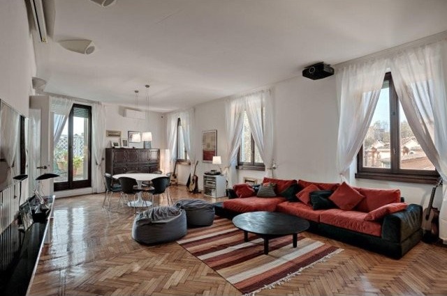 4 Bedrooms - Attic - For Sale