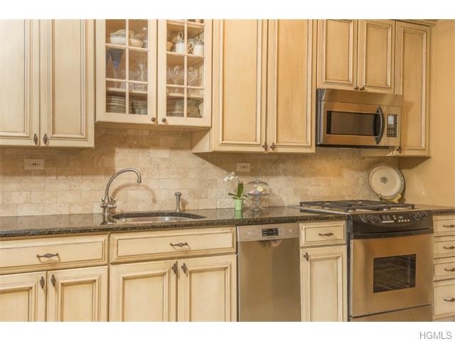 1 bedroom Co-op For Sale: Bronxville.. - 2