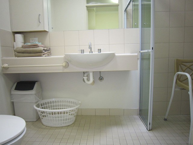Refurbished serviced apartment located.. - 2