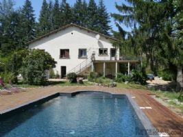 Very Attractive Villa With 160 M² Of..
