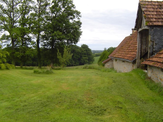 Lovely Stone Farmhouse With 2 Barns - 2
