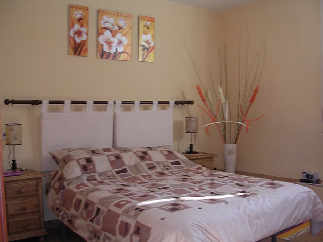 Villa - Ideally situated on the edge of.. - 2