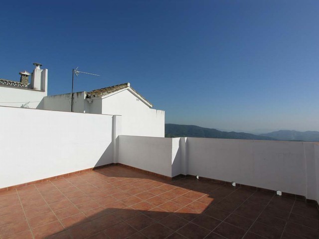 3 Bed Town House for sale in.. - 2