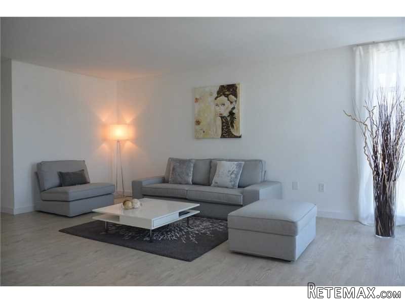 1 bedroom Flat For Sale: 9800 W Bay.. - 2