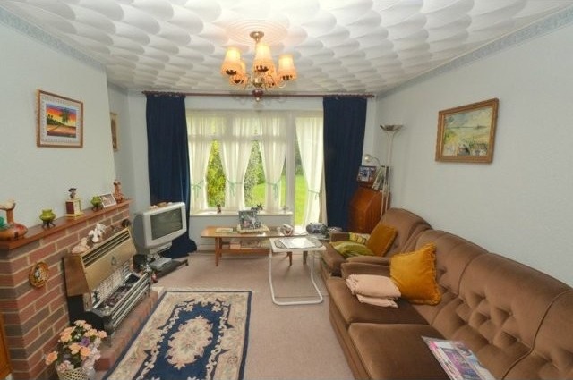 2 bedroom bungalow in Minster On Sea..