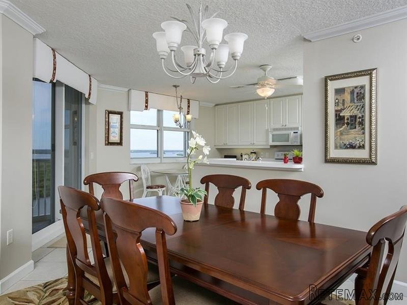 3 bedroom Flat For Sale: 5049 N Highway.. - 2