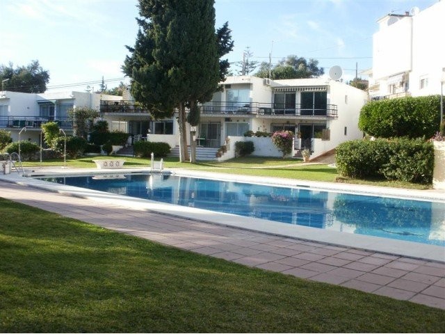 Apartment - Immaculate 1 bedroom 1st.. - 2