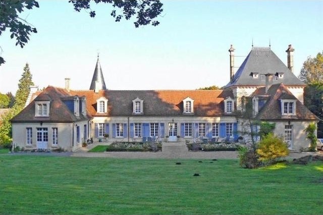 11 bedroom Castle For Sale: 02000 LAON