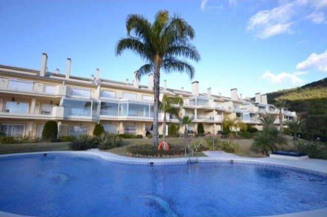 2 Bed Apartment for sale in Alhaurin..