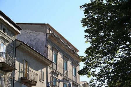 Fabulous large 2 storey apartment with..
