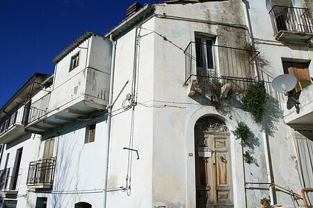 Townhouse in the centre of a fantatsic..