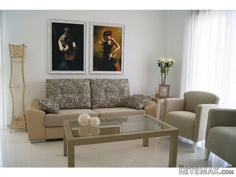 * PENTHOUSE 2 BED MODERN APARTMENT - 2