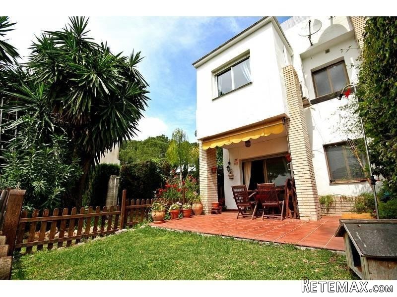 3 bedroom town house for sale