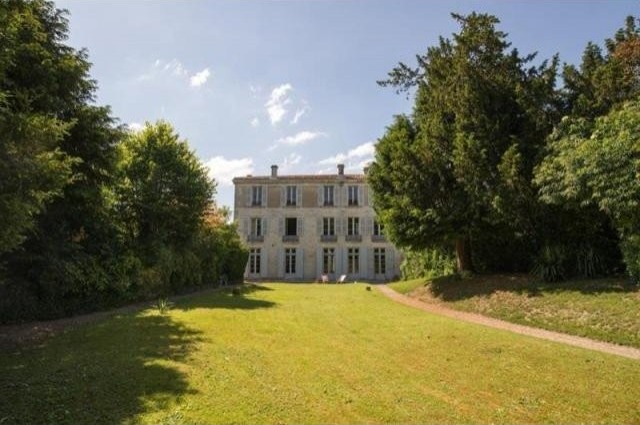 9 bedroom Character For Sale: 17400..